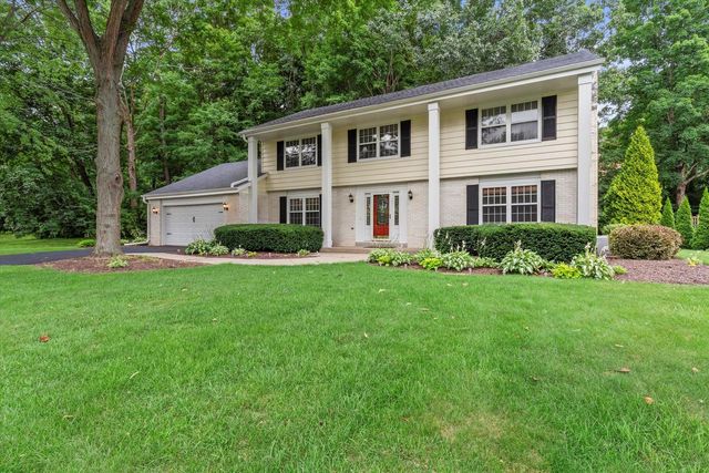 840 Tanglewood DRIVE, Brookfield, WI 53005