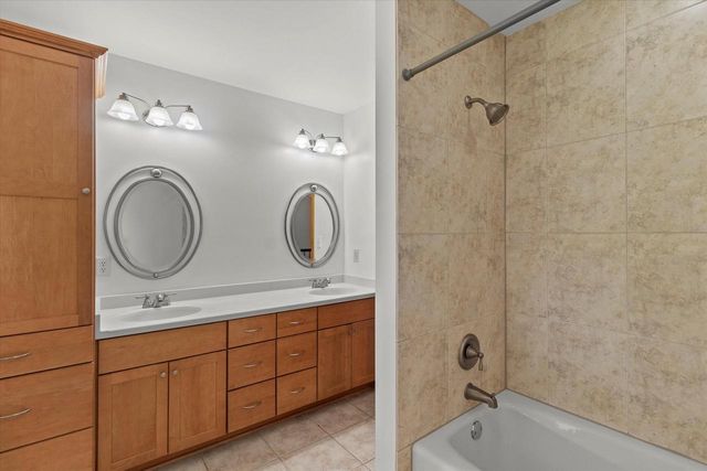 840 Tanglewood DRIVE, Brookfield, WI 53005