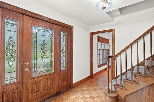 840 Tanglewood DRIVE, Brookfield, WI 53005