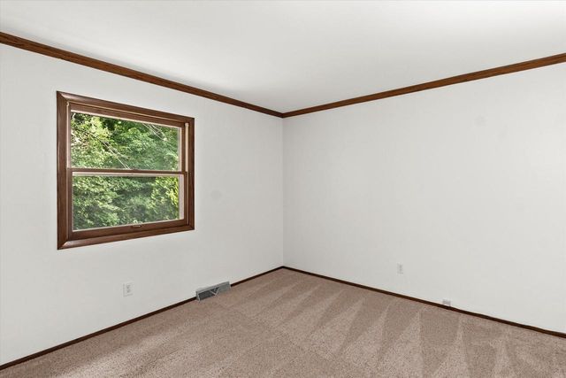 840 Tanglewood DRIVE, Brookfield, WI 53005