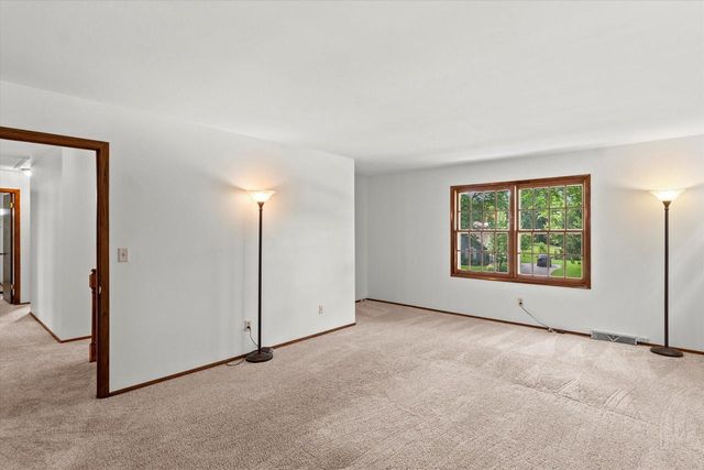 840 Tanglewood DRIVE, Brookfield, WI 53005
