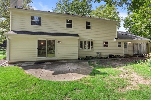 840 Tanglewood DRIVE, Brookfield, WI 53005