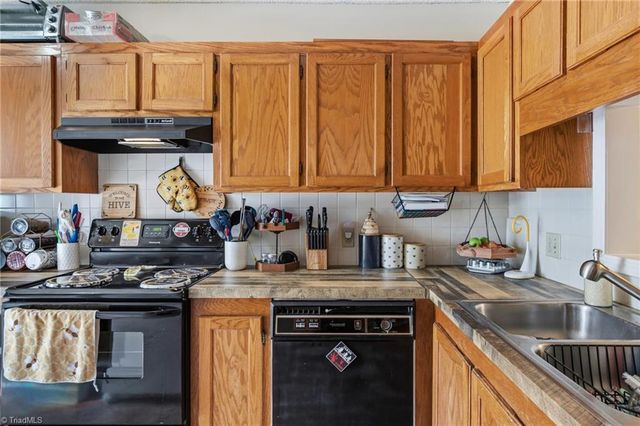 5918 King Charles Court, Clemmons, NC 27012
