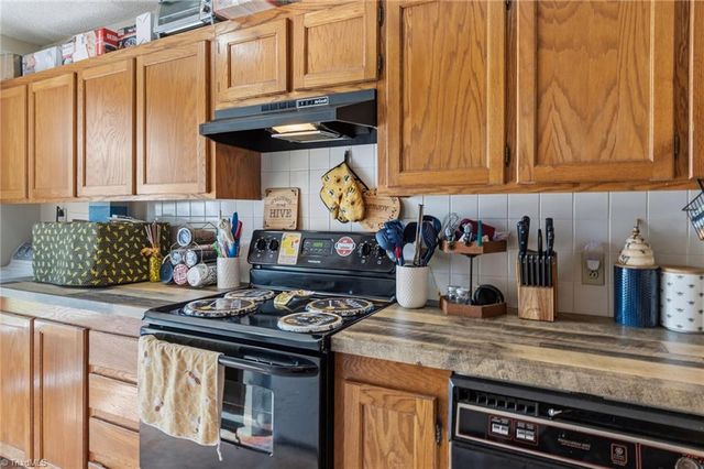 5918 King Charles Court, Clemmons, NC 27012