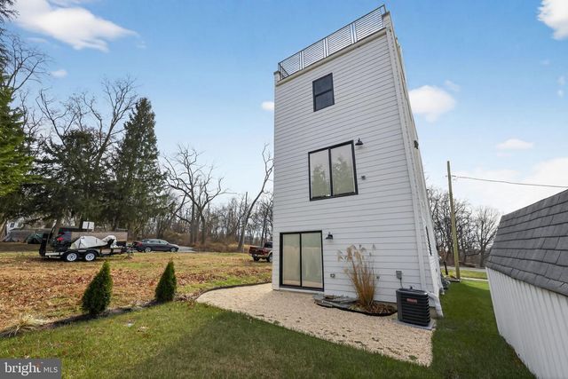 203 CHURCH STREET, Wayne, PA 19087