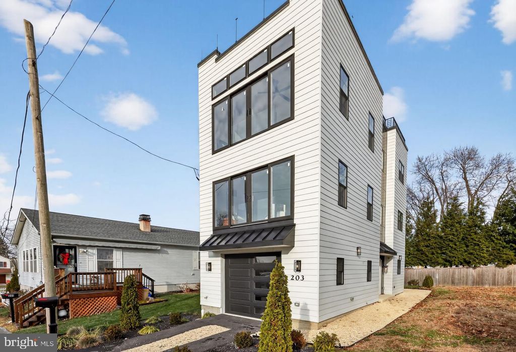 203 CHURCH STREET, Wayne, PA 19087