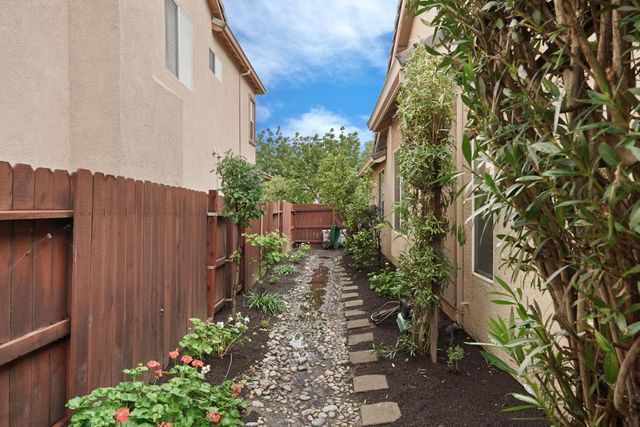 2088 Incline Dr, Lodi, CA 95242