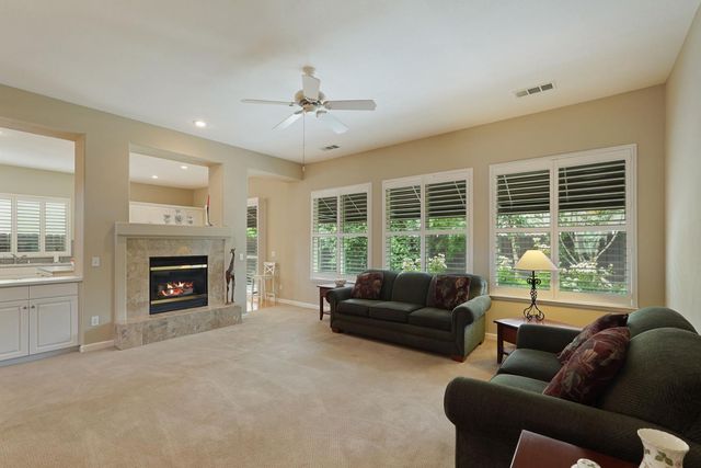 2088 Incline Dr, Lodi, CA 95242