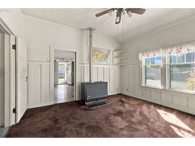 533 D St, Springfield, OR 97477