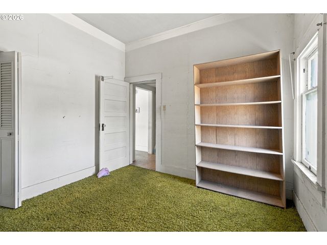 533 D St, Springfield, OR 97477