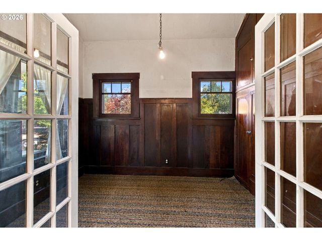 533 D St, Springfield, OR 97477