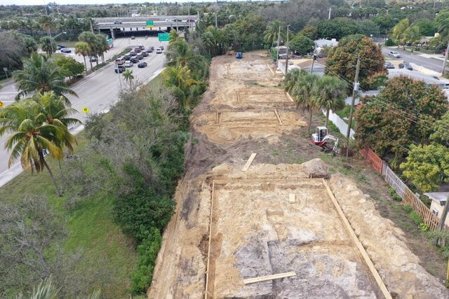 6745 Forest Court, West Palm Beach, FL 33405