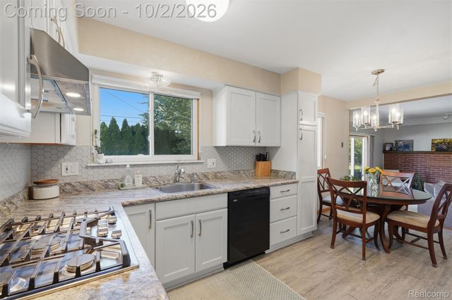 3740 Brookshire Street, Trenton, MI 48183
