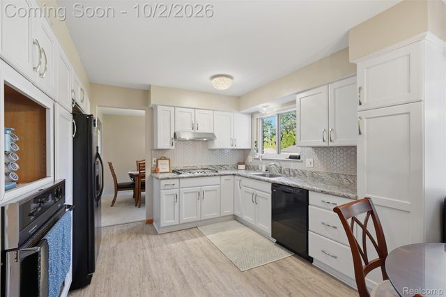3740 Brookshire Street, Trenton, MI 48183