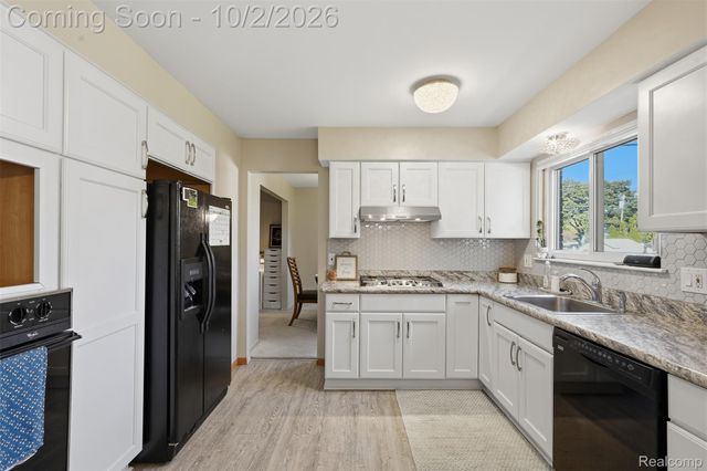 3740 Brookshire Street, Trenton, MI 48183