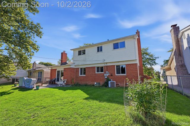 3740 Brookshire Street, Trenton, MI 48183