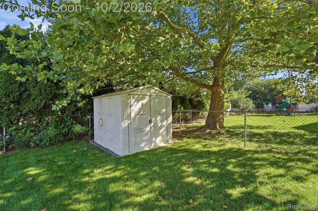 3740 Brookshire Street, Trenton, MI 48183