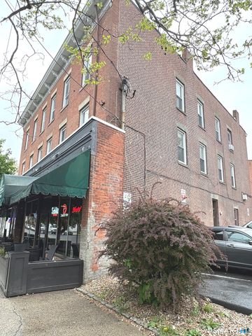 860 State Street 2-F, New Haven, CT 06511