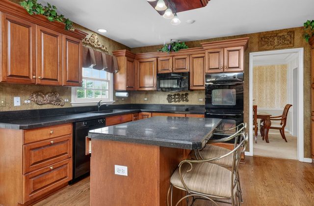 26W248 Tuckaway Court, Winfield, IL 60190