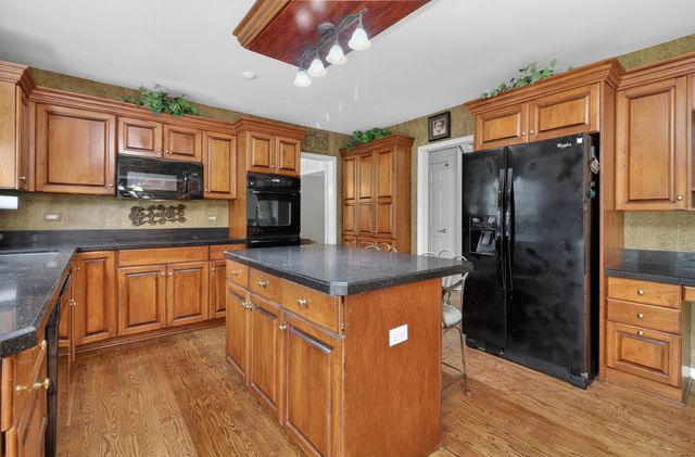 26W248 Tuckaway Court, Winfield, IL 60190