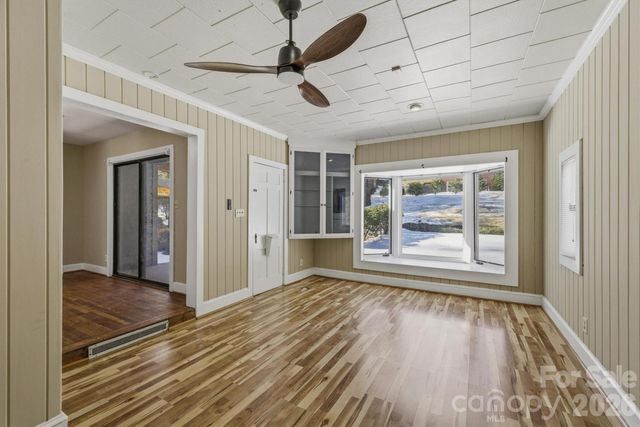 402 Pennton Avenue SW, Lenoir, NC 28645