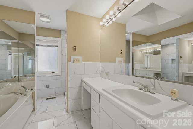 402 Pennton Avenue SW, Lenoir, NC 28645