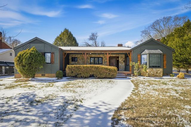 402 Pennton Avenue SW, Lenoir, NC 28645