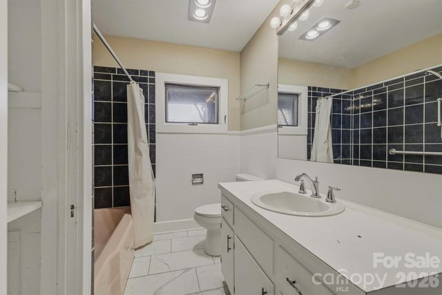 402 Pennton Avenue SW, Lenoir, NC 28645