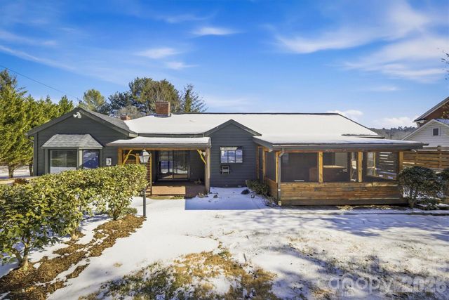 402 Pennton Avenue SW, Lenoir, NC 28645