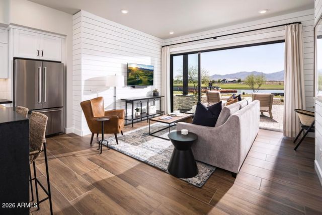 11800 N GREENWICH Boulevard 106, Surprise, AZ 85388