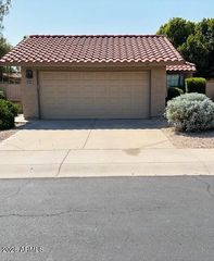 12620 S TONTO Court, Phoenix, AZ 85044