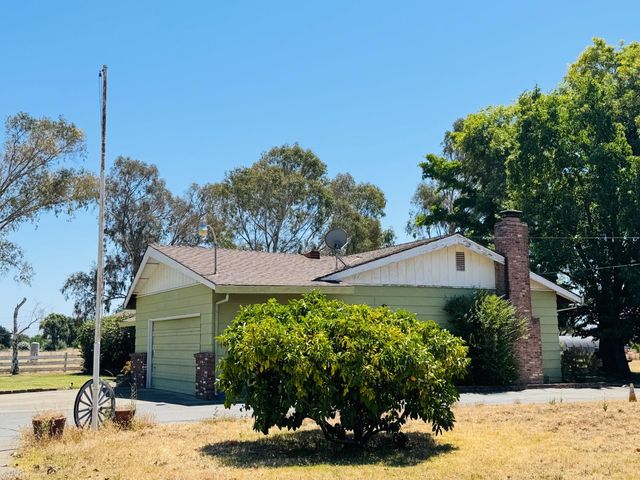 9086 Gerber Rd, Sacramento, CA 95829