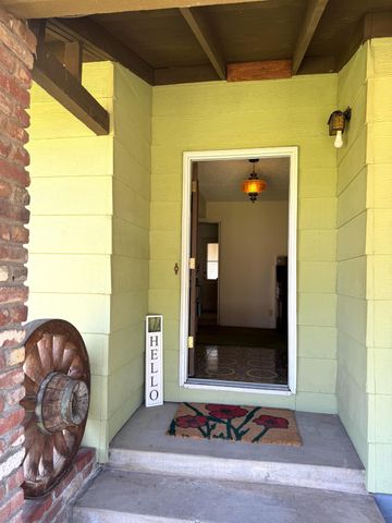 9086 Gerber Rd, Sacramento, CA 95829