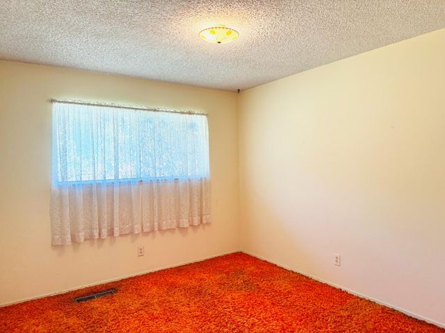 9086 Gerber Rd, Sacramento, CA 95829