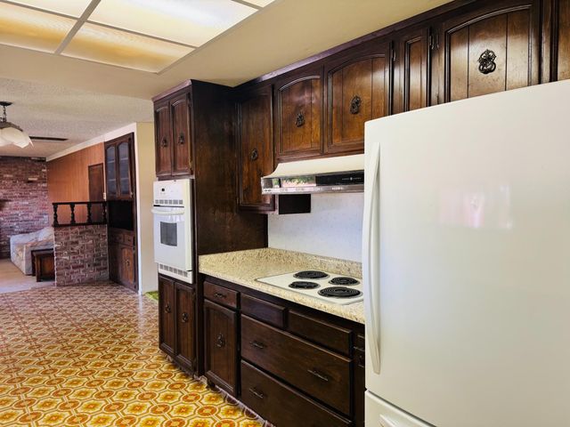 9086 Gerber Rd, Sacramento, CA 95829