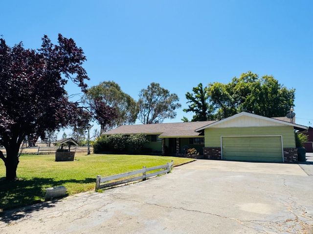 9086 Gerber Rd, Sacramento, CA 95829