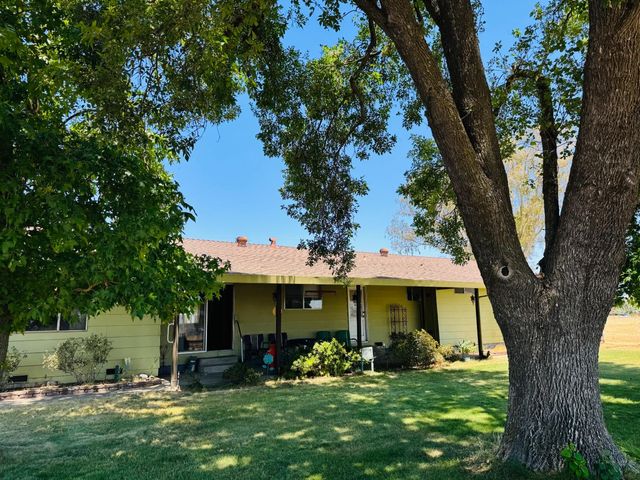 9086 Gerber Rd, Sacramento, CA 95829