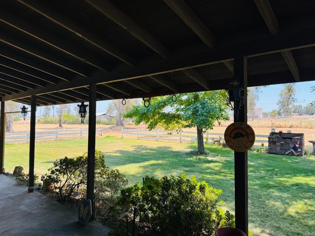 9086 Gerber Rd, Sacramento, CA 95829