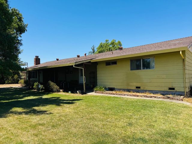 9086 Gerber Rd, Sacramento, CA 95829