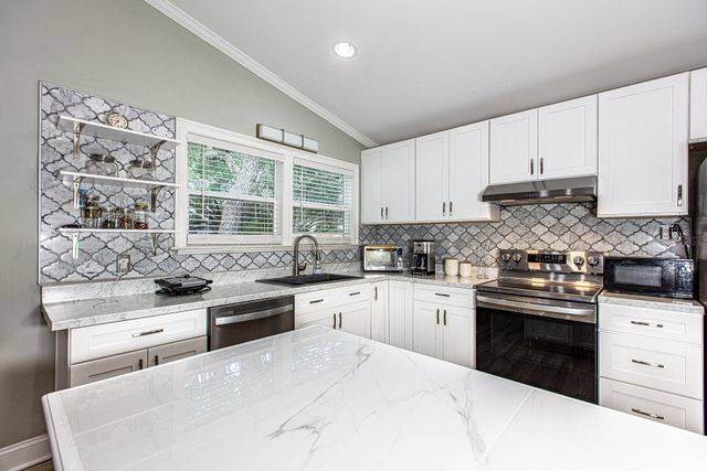 1013 Gloria Avenue, Fort Walton Beach, FL 32547