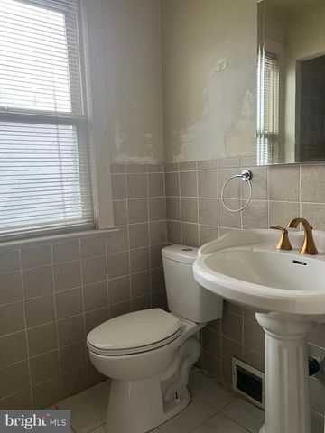 3182 WESTOVER DR SE, Washington, DC 20020