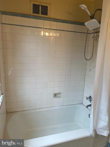 3182 WESTOVER DR SE, Washington, DC 20020
