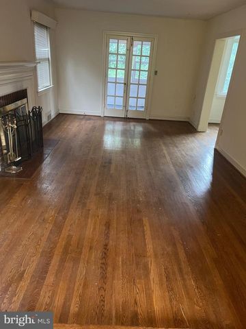3182 WESTOVER DR SE, Washington, DC 20020