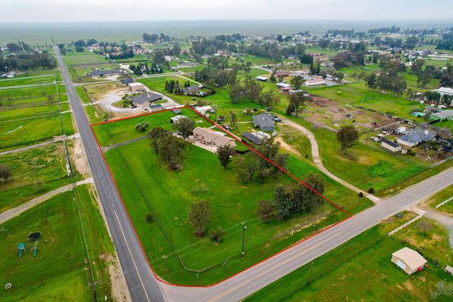 16026 Karen Road, Madera, CA 93636