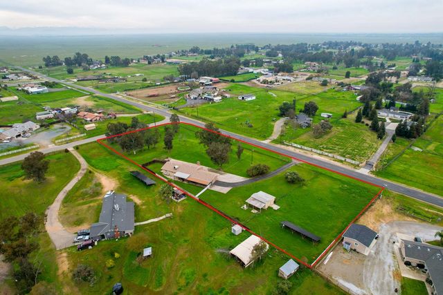 16026 Karen Road, Madera, CA 93636