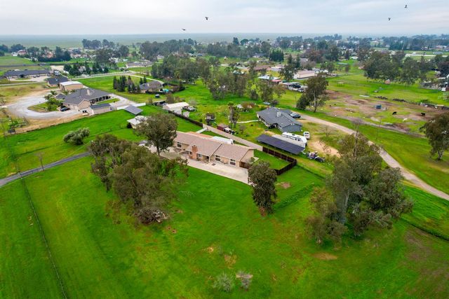 16026 Karen Road, Madera, CA 93636