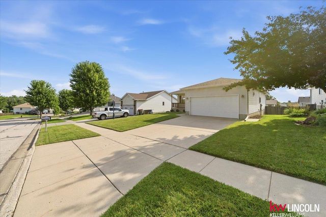 1720 SW 33 Street, Lincoln, NE 68522