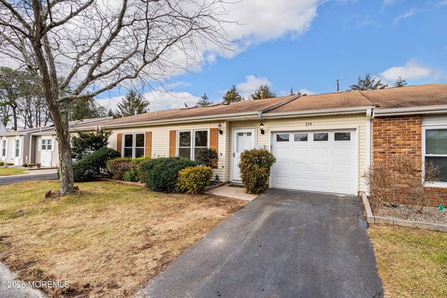 294 Marni Lane, Lakewood, NJ 08701