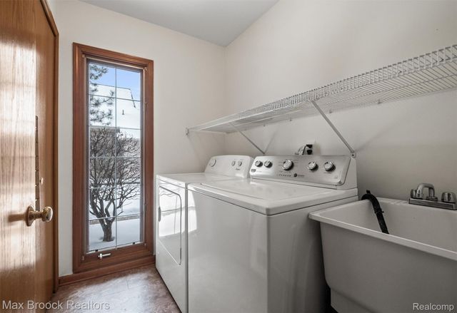 42738 Matthew Drive 47, Sterling Heights, MI 48313