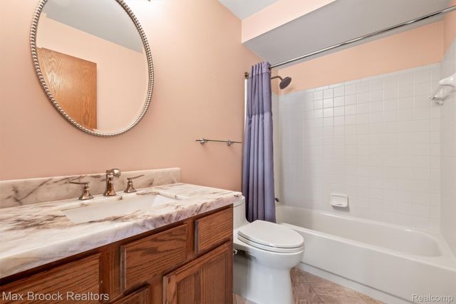 42738 Matthew Drive 47, Sterling Heights, MI 48313